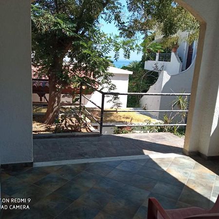 Nikos Studios Gialiskari  Luaran gambar